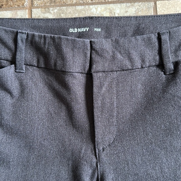 Old Navy Pixie Ankle Pants Size 6 - Picture 2 of 6